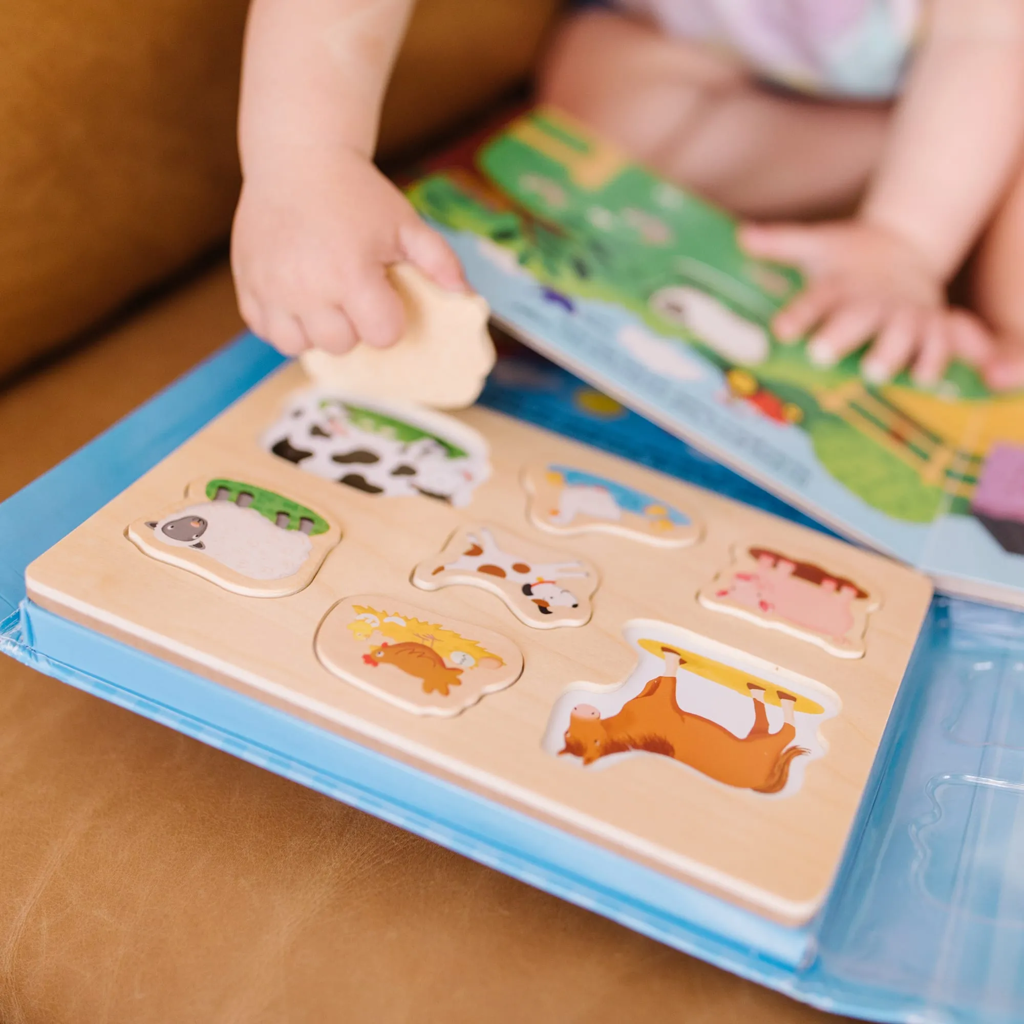 Book & Puzzle Play Set: On the Farm - 31591